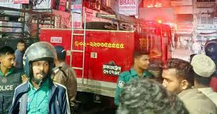 উদীচী কার্যালয়ে আগুন, নিয়ন্ত্রণে ৪ ইউনিট